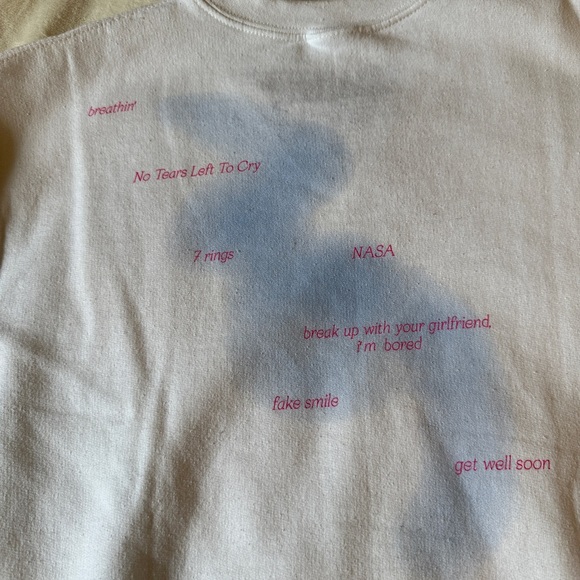 Ariana Grande Sweetener World Tour 2019 Pullover Sweater - Picture 2 of 7